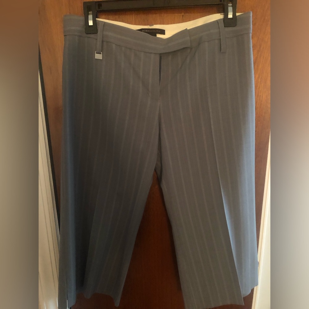 BCBG Business Causal cropped dress pants.